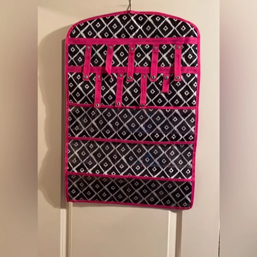 Over the door pink and black Organizer 18”x26”Foldable Great PreOwned condition